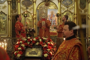 Митрополит Кирилл совершил всенощное бдение в Иоанно-Предтеченском кафедральном соборе