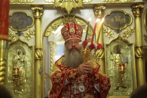 Накануне Отдания Пасхи митрополит Кирилл совершил вечерню