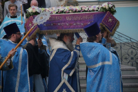 Митрополит Кирилл совершил утреню с чином погребения Плащаницы
