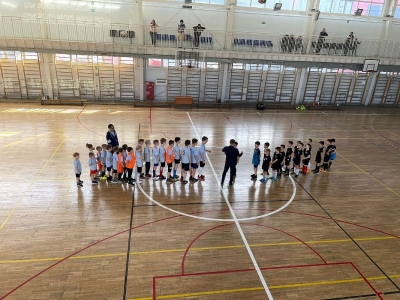 31 марта, в дни учебных каникул, наша футбольная команда «Ивановка» играла товарищеский матч с командой ВИЗ-Синара.