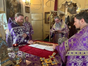 В первый день Успенского поста митрополит Евгений совершил праздничную Божественную литургию