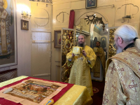 Воскресную Литургию совершил епископ Тарский и Тюкалинский Савватий, управляющий Тарской епархией