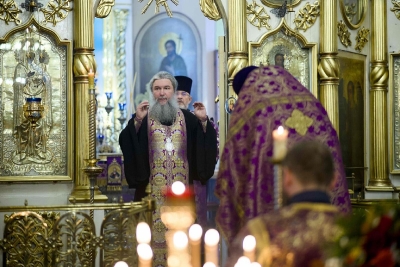 Митрополит Евгений совершил Всенощное бдение в субботу четвертой седмицы Великого поста